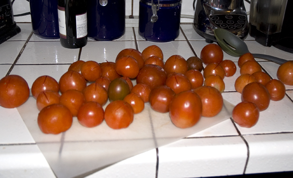 tomatoes ready for boiling and skinning
